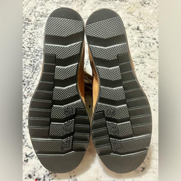 New Women's Evie Sport Lace-Up Lug Sole Waterproof Booties - Size 10 - Picture 8 of 12